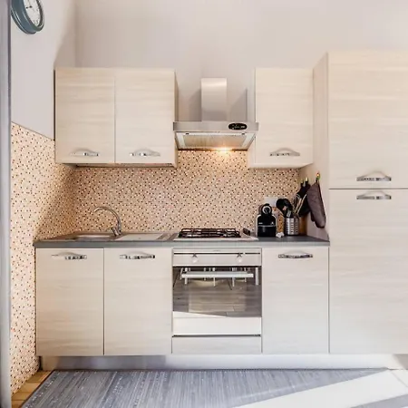 Bright And Spacious 2bdr דירה