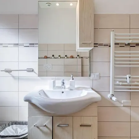 Apartament Bright And Spacious 2bdr Rzym